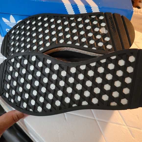 Like NEW Addidas - Picture 3 of 4